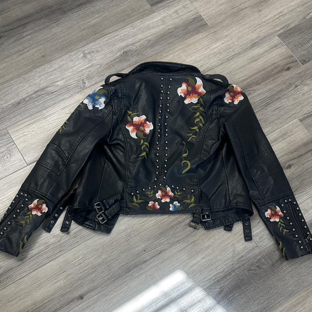 Floral Embroidered Black Leather Jacket - Picture 4 of 5